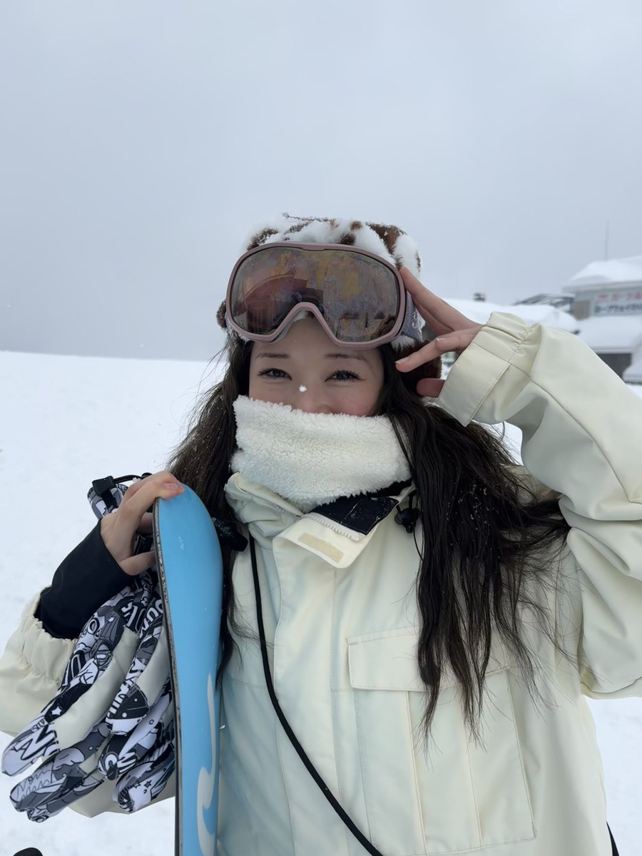 den_ayaka's tweet photo. スノボー2days!
湯沢高原行ってニューオータニ泊まったVlogアップしたのでぜひ見てね🫶🏻

https://t.co/YRQmQxPHyt https://t.co/D77kkswAky