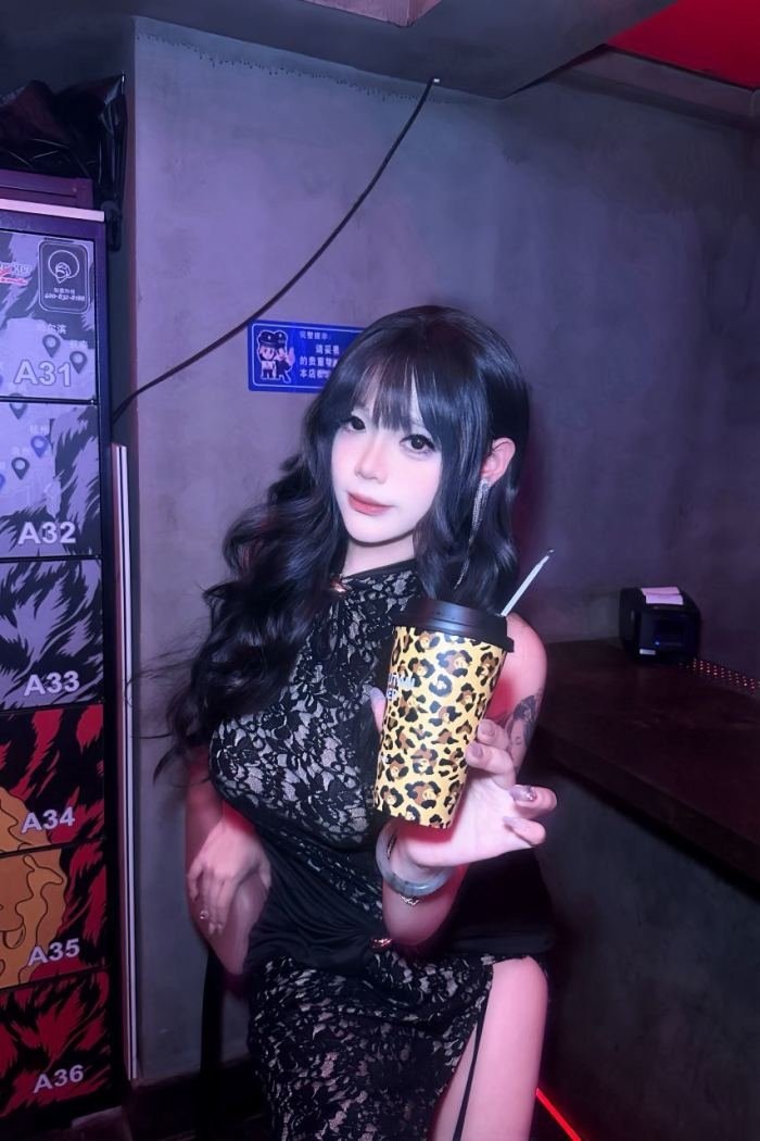 xidiapp's tweet photo. 【喜弟代言人】-超美CDTS推荐栏目
昵称：小兔宝宝~
属性：TS
身高：176
年龄：25
常驻：武汉
小编辣评��又纯又辣，美爆了！脸蛋身材极致反差，赞之赞之😭👌

喜弟地址：
🍎：商店搜🔎喜弟app
🤖：地址：https://t.co/MH75fBQnFK
小米华为（原始浏览器打开）：https://t.co/CeTveWcCbv https://t.co/CEXu2hUFL3