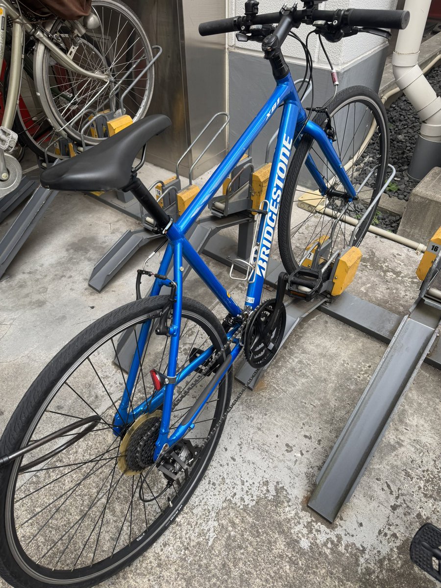 自転車を買ったんだけど

俺の体力（足の筋力）が衰え過ぎてて、マジで無理ゲー

自転車のスペックは悪くないと思うんだけど（片手で軽く放り投げれるくらい軽いし）

脚トレ嫌いだからなー