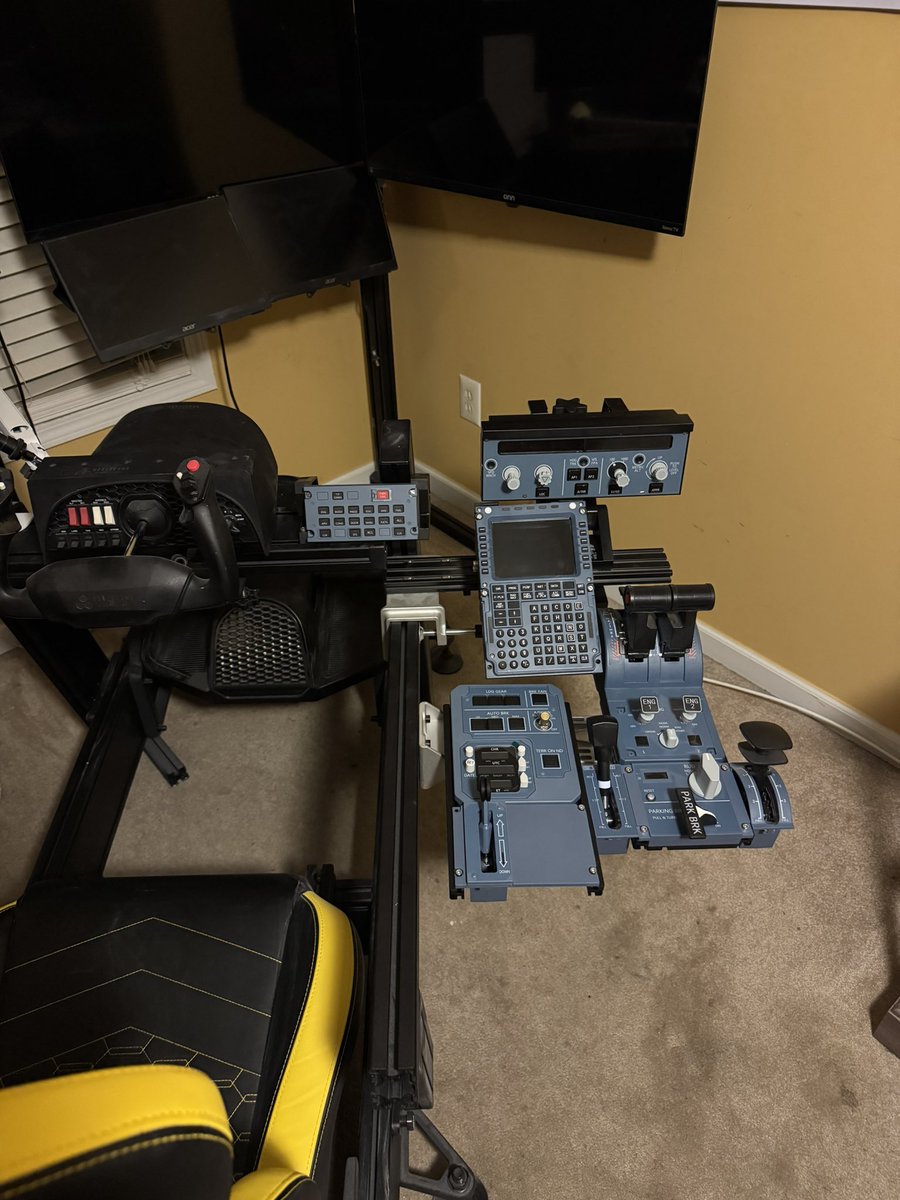 MrSquirrellee's tweet photo. @winctrlofficial  Took a lot of redneck engineering but I got all of it done 
Just need them Airbus pedals now!!!!!
Video of setup coming!!!!! https://t.co/FKJUqY0kJc