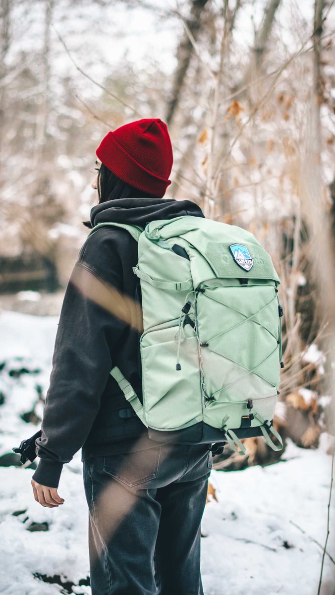 LeofotoZS's tweet image. What to pack for the great outdoors? We’ve got the answer! 🎒

Made for wilderness creativity, built for full protection.
Meet the Leofoto Backup Camera Bag【BPA-35L】—your all-terrain photography partner.

📸 IG@yagiess
✨ Model: BPA-35L-BL (Green)

#CameraBackpack #Leofoto