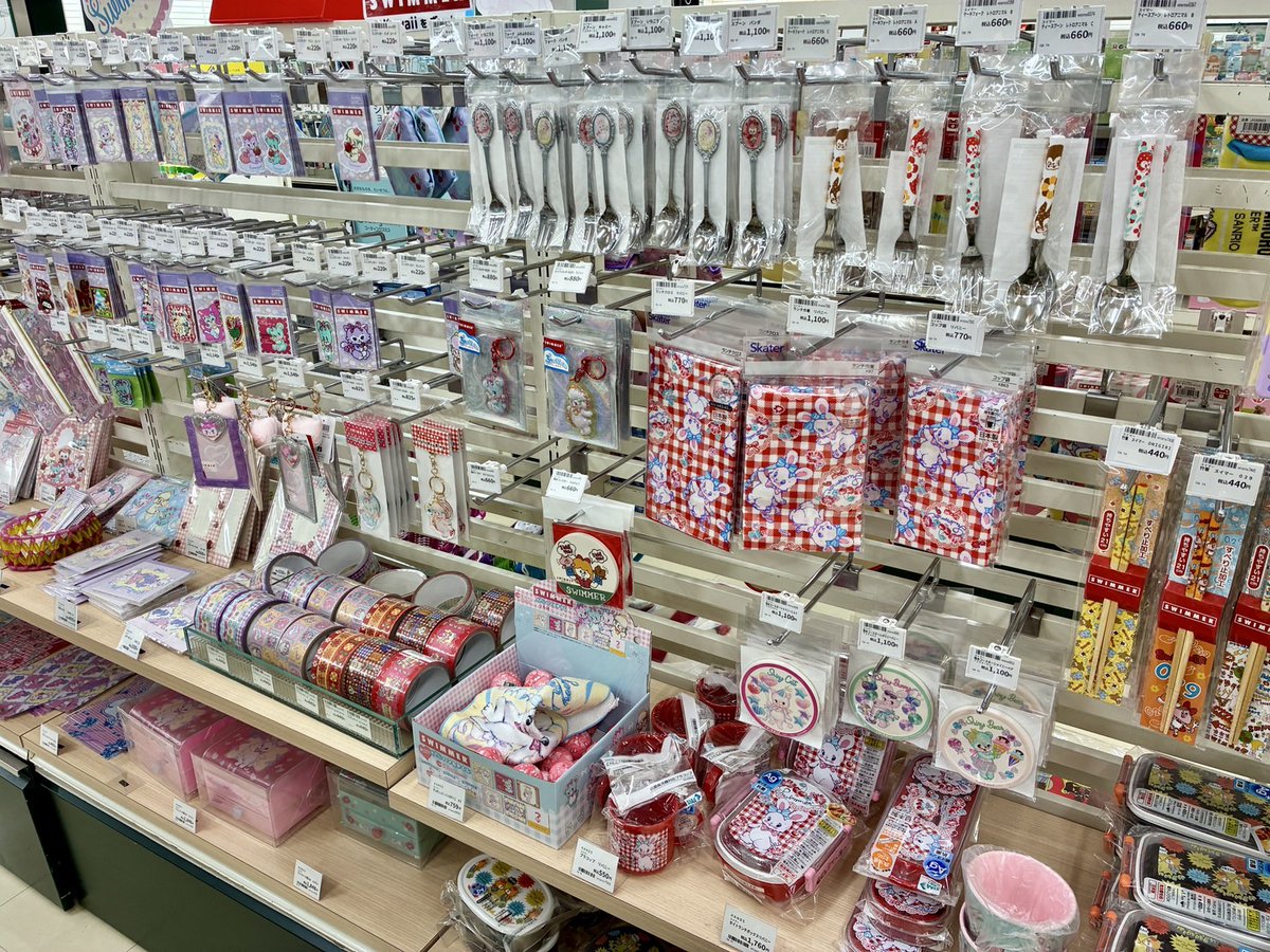 Hands_Nagoya's tweet image. 【８階　#SWIMMER　POPUPSHOP】
いよいよ明日2月6日(金)まで✨
(最終日18時終了)
”かわいいがぎゅ！”とつまったアイテムばかり🎀
SWIMMER＆吉徳コラボぬいぐるみも先行販売中❣️
みなさまのご来店お待ちしております✨