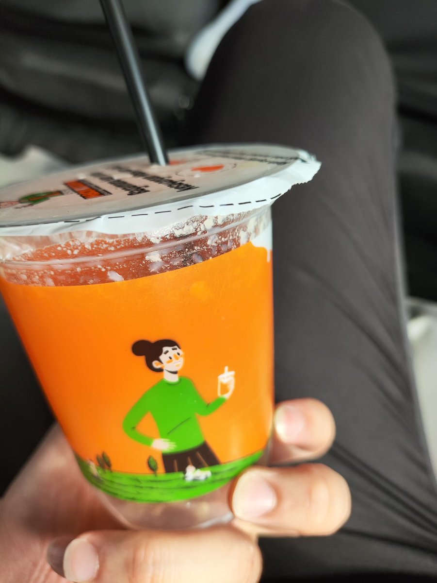 taefjun's tweet photo. Kemana aja ya gue selama ini baru tau kalo susu mbok darmi bisa req no sugar, pas bgt aku gak kuat manis soale #JadiLebihBaik https://t.co/YIpUDC5RyA