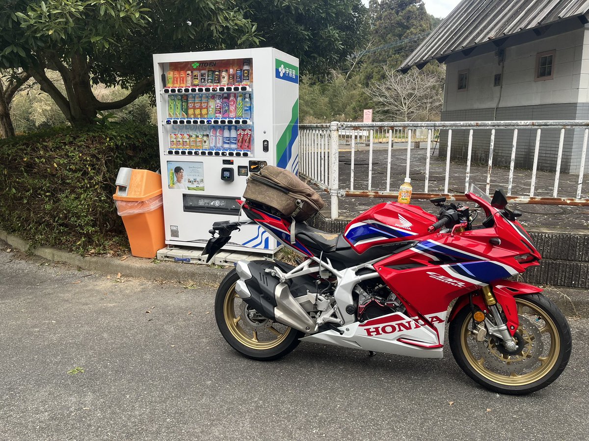 SvMouse's tweet image. #CBR250RR  #MC51
 オドメーター6000キロ達成。次は悪魔の6666で