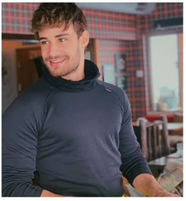 İyi ki doğdun Batu. Sana sağlık, başarı ve mutluluk diliyorum. Böylesine inanılmaz bir insanın hayranı olmaktan gurur duyuyorum. Sen tam anlamıyla bir efsanesin 👑👑Seni çok seviyorum, dünyanın en yakışıklı, en karizmatik ve en inanılmaz mimarı #BatuhanKaracakaya❤️❤️❤️❤️❤️❤️❤️