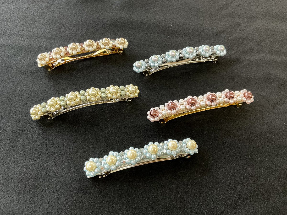 pinerukoubou's tweet photo. ビーズアクセサリー教室で、ロングタイプのバレッタを作りました👱‍♀️
フラワーデザインで、とても可愛らしいバレッタが出来上がりました🌸
バザーで販売しますので、是非お立ち寄りください🥰

#バレッタ
#ビーズアクセサリー
#バザー
#ハートフルマーケット https://t.co/WBAHoGgPPN