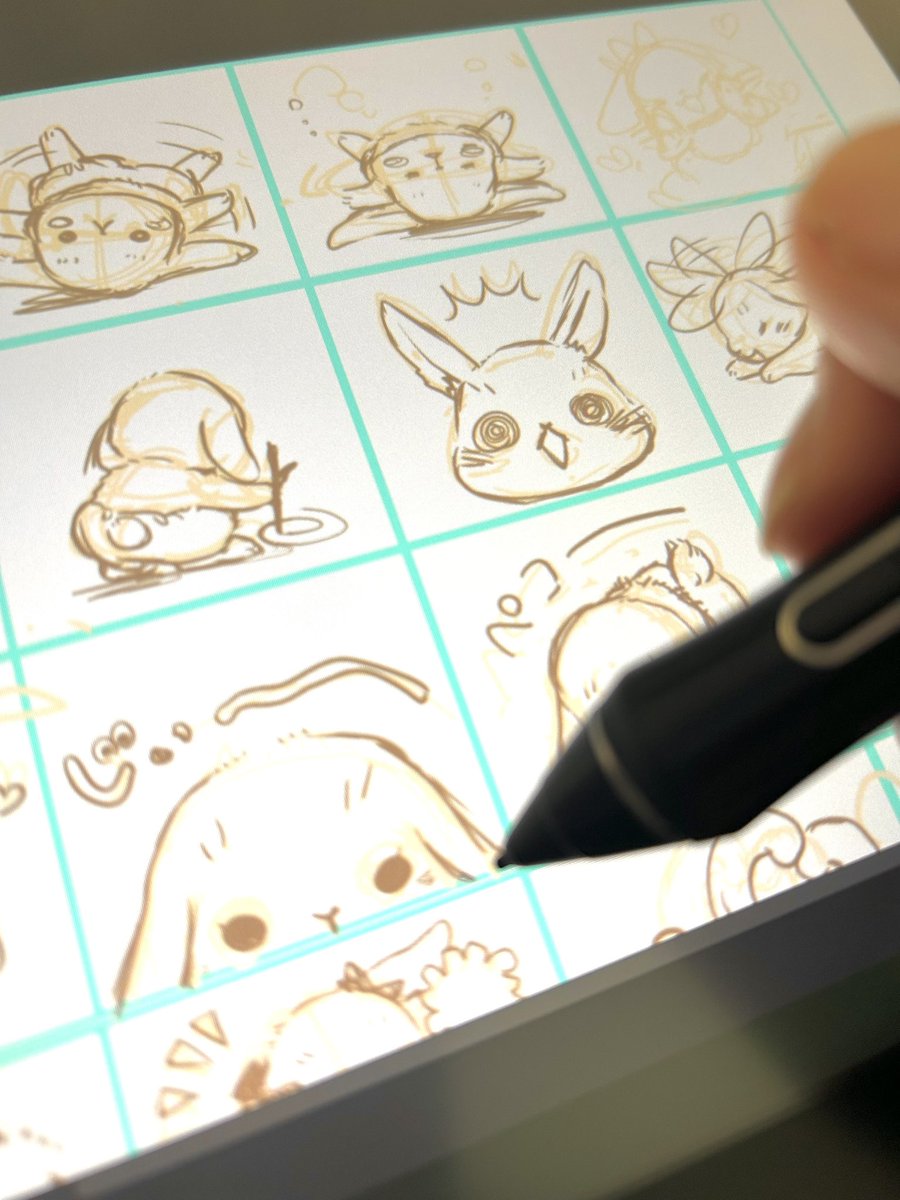 久しぶりに…めちゃくちゃ久しぶりに…アレ作ろうかなと……描き始めたら楽しいのデス……