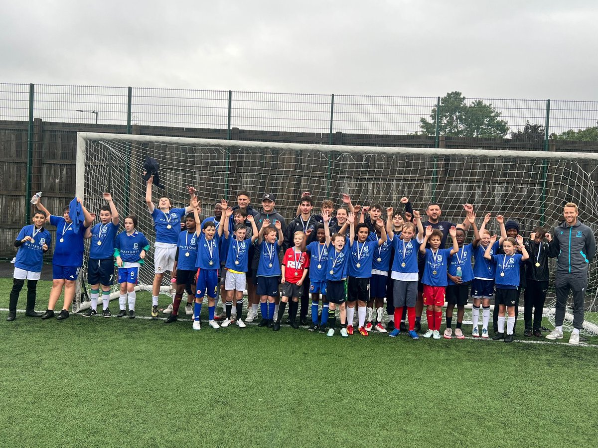 fc_enfield's tweet photo. Rain/shine every Saturday morning we run football sessions for both boys/girls and open a pathway to organised youth teams.

Our sessions are on a pay as you go basis or full term arrangement

For more info, email enfieldtownfootballschool@outlook.com or call/text 07493 425359 https://t.co/qwZJqA8LCM