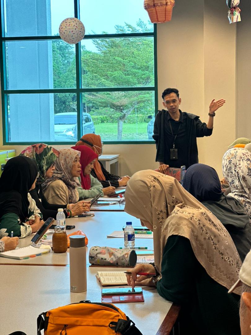 Makerspace Unlocked - Sesi perkongsian bersama DiWARMAS

facebook.com/share/p/18Cp5c…