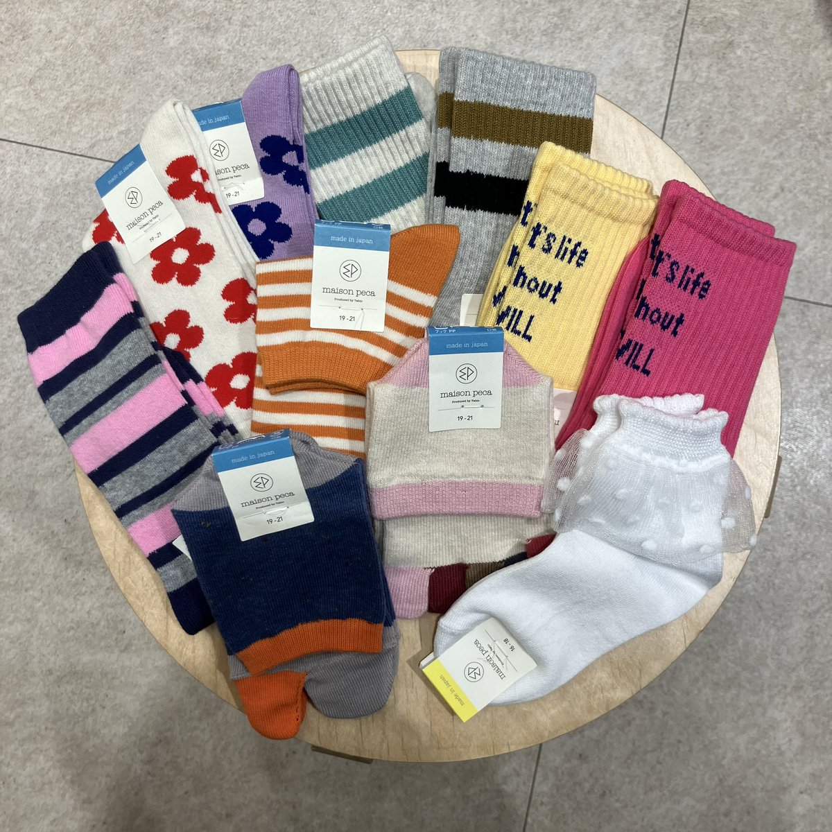 tenchika_k's tweet photo. キッズ商品も多数ございます🐰🐹

(こちらはすべて1足売りの商品です)

 #靴下屋
 #靴下屋天神地下街店
 #kids https://t.co/fF4t460mYL