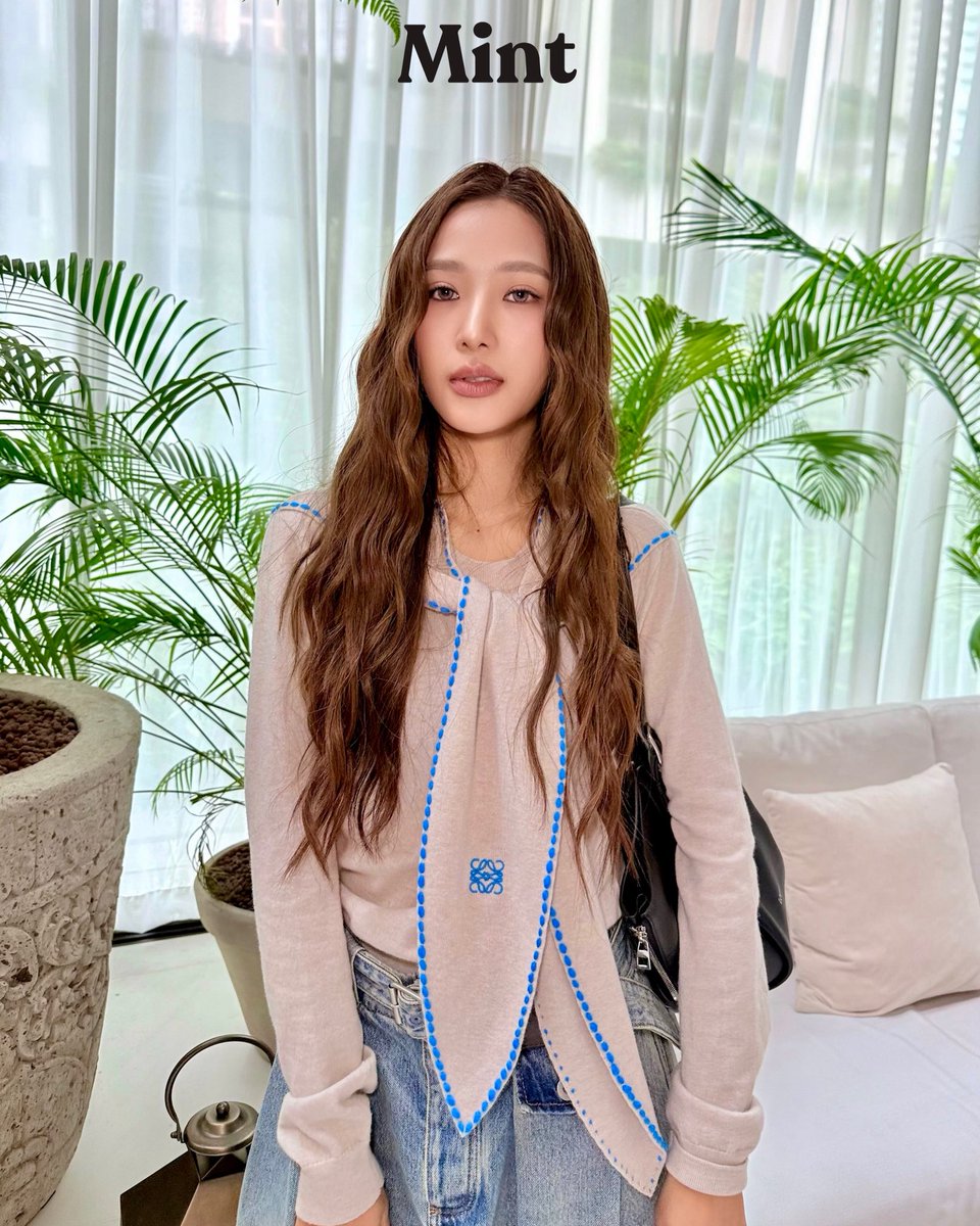 แงงงน่ารักมากกก ความ LOEWE สีเบจ เอิร์ทโทน กับน้องฟิล์มคือ เข้ากันได้ดีสุดๆๆๆๆๆๆ คุณแม่ LOEWEคิดถูกทำถูกมากกก ❤‍🩹❤💖❤💖💕💟

#filmracha
#LOEWE #LOEWESS26
#LOEWExFilmRacha