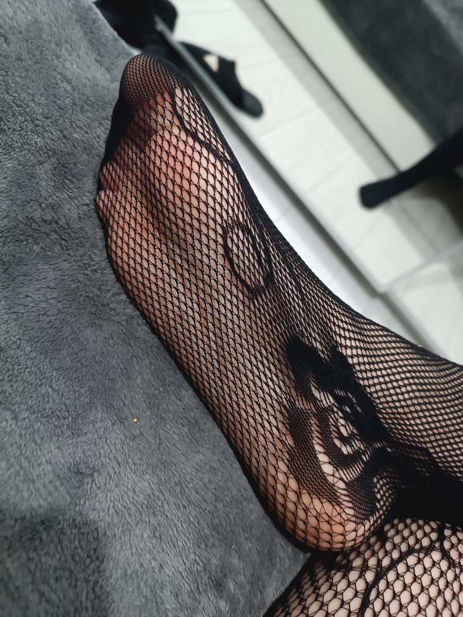 mommyyjadex3's tweet image. Good morning lovelies, heres some feet for my cute simps. 
I bet you wish to be stepped on ,losers.