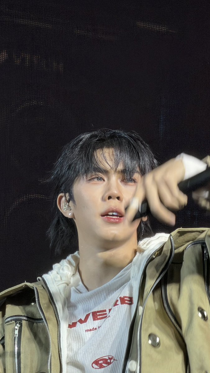 Nxmmhyun's tweet photo. โชกุนหล่อจริงๆ นะ นี่เมน(มัมหมี)น้องอองรี แต่ตอนดูคอน โชกุนหล่อมาก เครื่องหน้าดี จะออกไปทางน่ารักจิ้มลิ้มก็ได้ หล่อล้มก็ได้ ยิ่งเปิดหน้าผากนะแกเอ้ย รู้ตัวอีกที ครึ่งนึงในโทสับเป็นคลิปอองรี อีกครึ่งโชกุน 

นี่กล้องสดของจั๊นเอง ทุกคนดู duality ของนาง
#PROXIEChokun https://t.co/1M3nPvBVN0