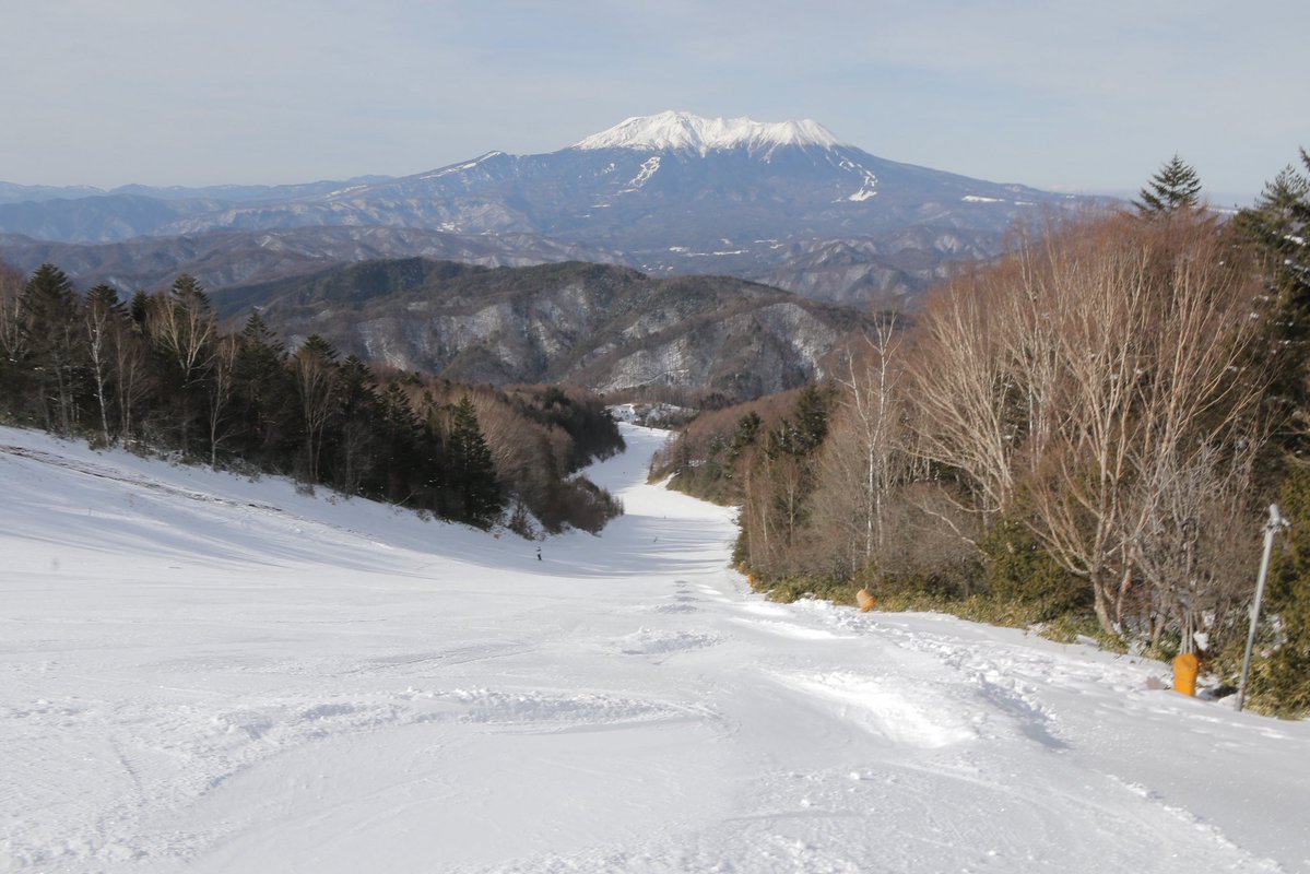 本日も沢山のご来場ありがとうございました😁

さて2/7(土)のイベント告知です！圧雪車、モービル、バギーの乗車体験ツアーを開催します！
営業終了後の夕方イベント♪
素晴らしい景色を皆様にお約束します☺️
ちなみに来週土曜も開催予定です。

詳しくは
kisofukushima-ski.com/category/impor…

#木曽福島スキー場