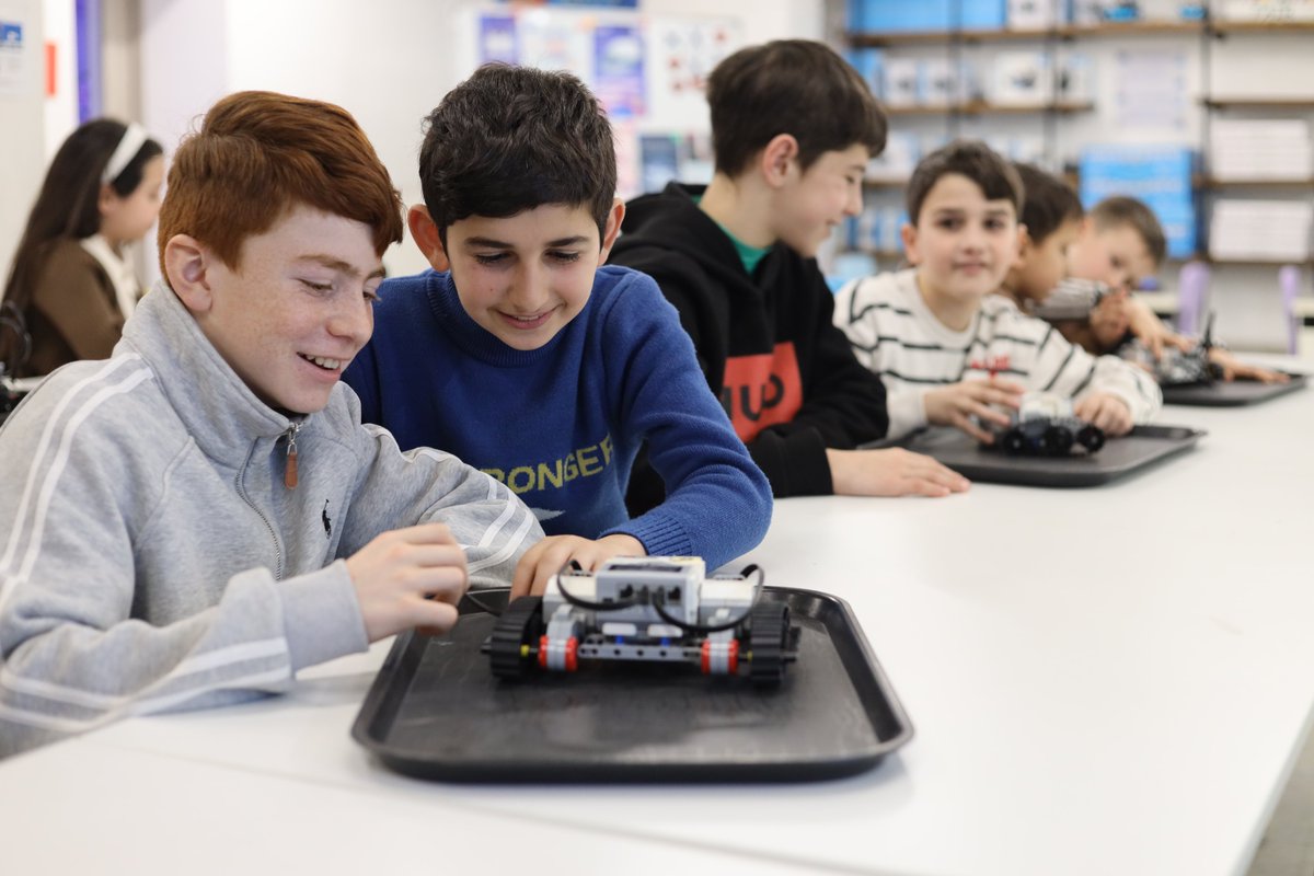 European School tweet media