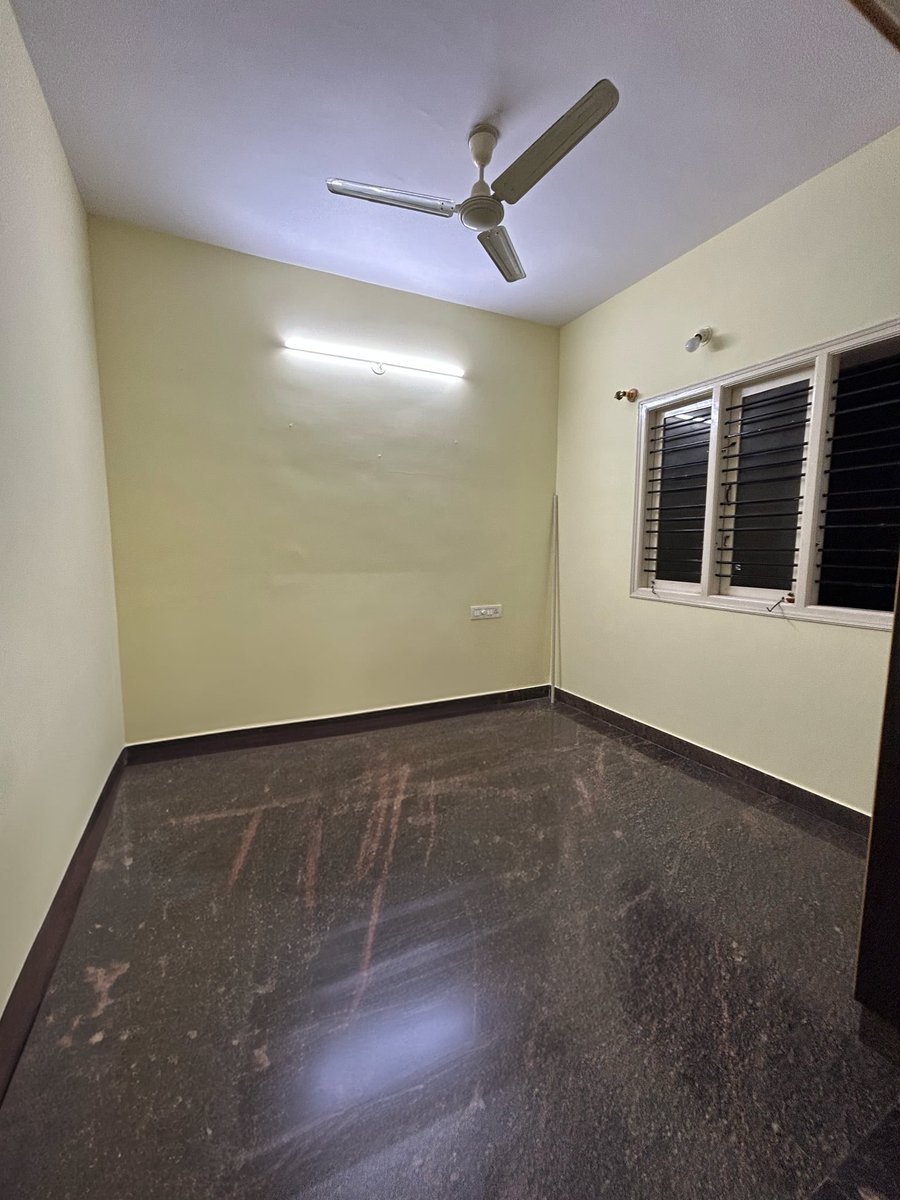dopesoul1708's tweet photo. Looking for a Female flatmate
Subletting 1 room in a spacious 2BHK on the 3rd floor, close to HSR Club, 3rd Sector, HSR Layout. 

From March 1 
Private room + washroom just outside
Rent: ₹17500 | Deposit: ₹50k 
@BangaloreRoomi @fmrbangalore @FlatsnFlatmates @flatshareblr https://t.co/Vuaa5IJcyW