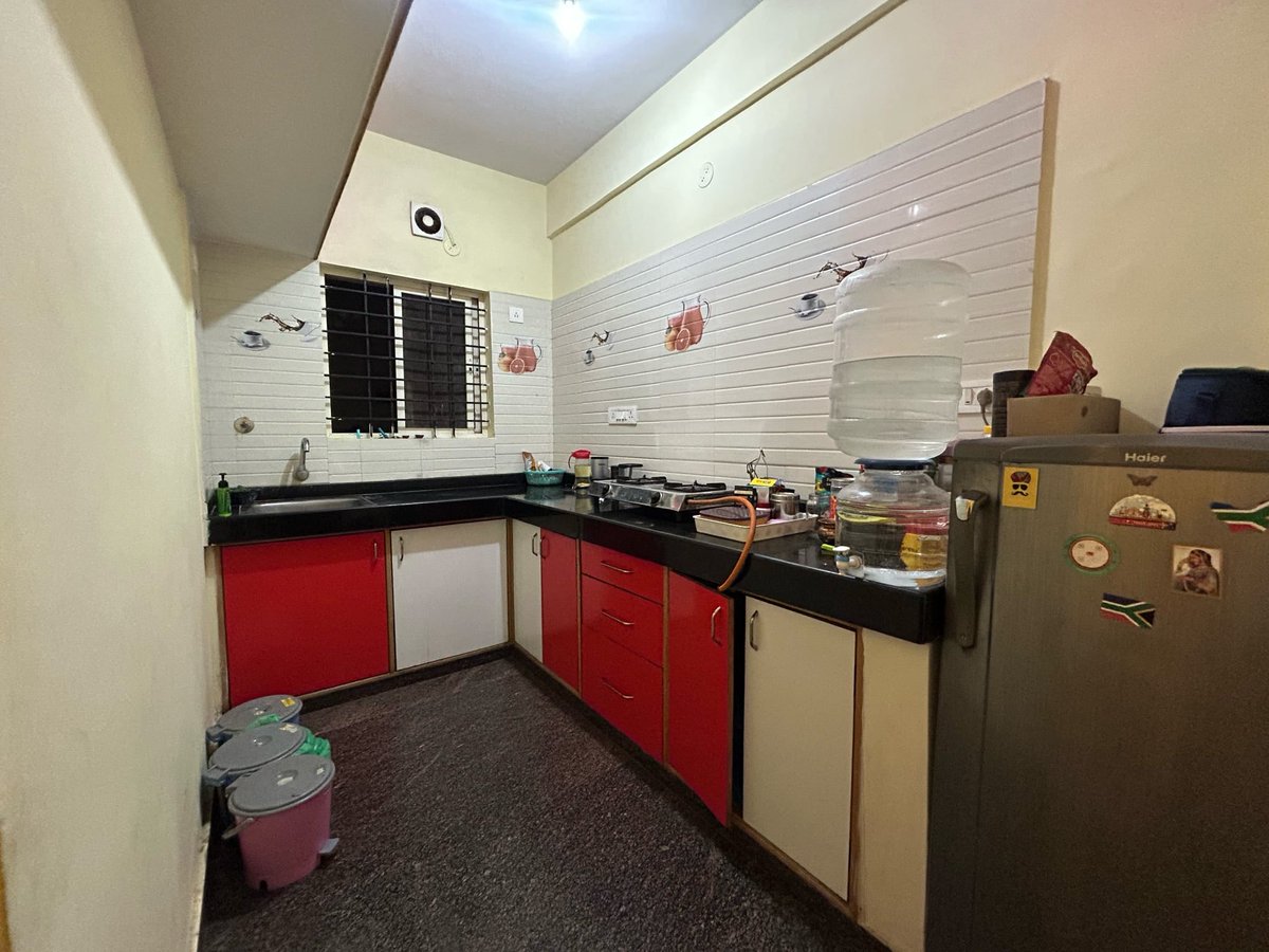dopesoul1708's tweet photo. Looking for a Female flatmate
Subletting 1 room in a spacious 2BHK on the 3rd floor, close to HSR Club, 3rd Sector, HSR Layout. 

From March 1 
Private room + washroom just outside
Rent: ₹17500 | Deposit: ₹50k 
@BangaloreRoomi @fmrbangalore @FlatsnFlatmates @flatshareblr https://t.co/Vuaa5IJcyW