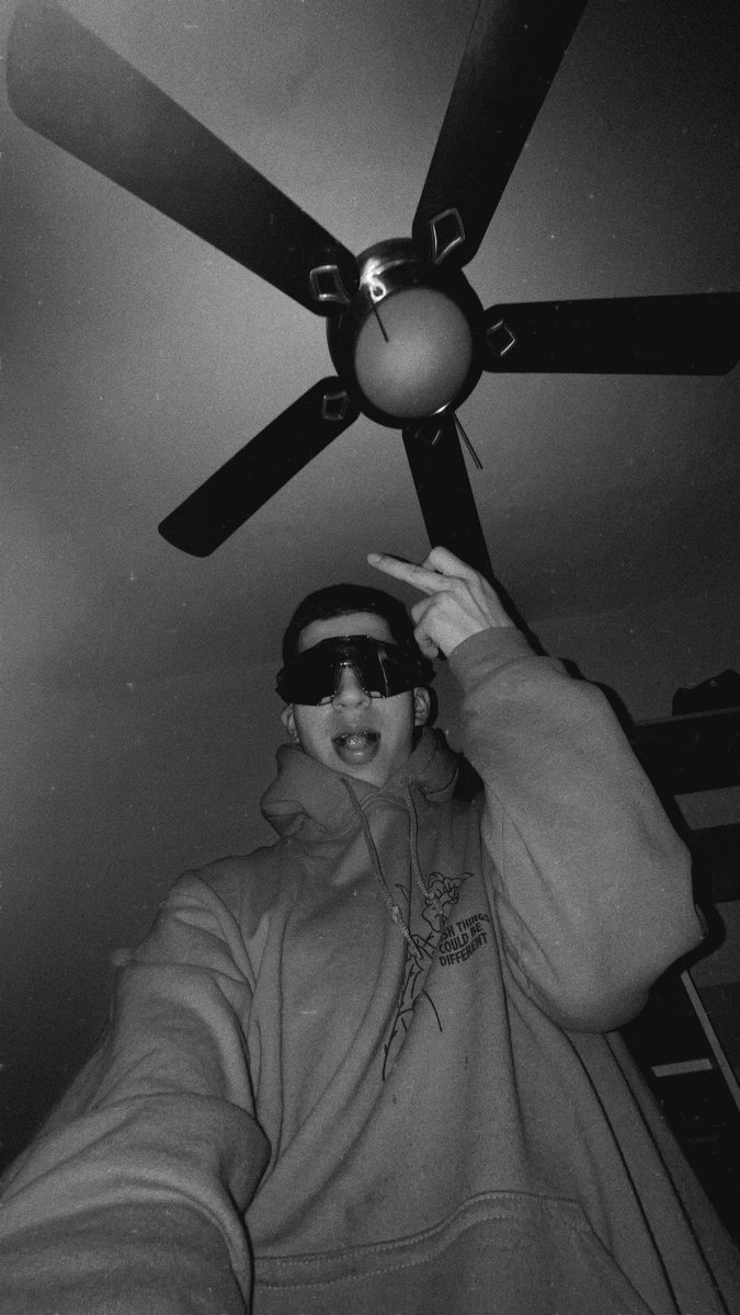 eugenioreyr's tweet photo. 420👽 https://t.co/YuGAlQVFzZ