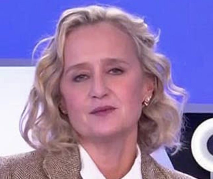 Escalet83's tweet image. Moi, ça m'emmerde de savoir que mon pognon aille dans la poche de #DelphineErnotte et sa bande !
🚨 80000€ de prime pour avoir fait de la MERDE gauchiste sur FranceTV !
Les Français bossent pour ces maquereaux.
Nous ne sommes pas vos putains !!!
#corruption  #FranceTV  #Mediawan