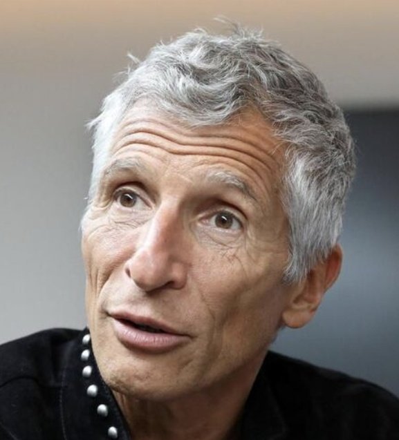 Escalet83's tweet image. Moi, ça m'emmerde de savoir que mon pognon aille dans la poche de #DelphineErnotte et sa bande !
🚨 80000€ de prime pour avoir fait de la MERDE gauchiste sur FranceTV !
Les Français bossent pour ces maquereaux.
Nous ne sommes pas vos putains !!!
#corruption  #FranceTV  #Mediawan