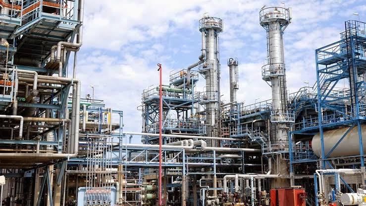 NigeriaStories's tweet image. The NNPCL has Called Reopening PortHarcourt Refinery a Waste of Resources After Spending $1.5 Billion