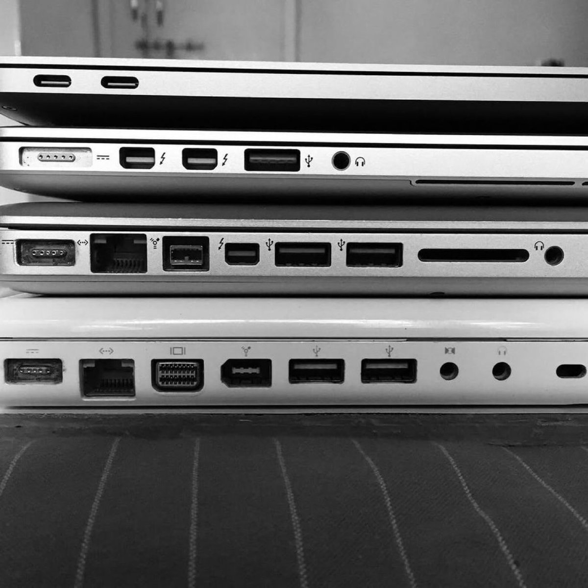 TrueTechRoom's tweet image. look what they took from us