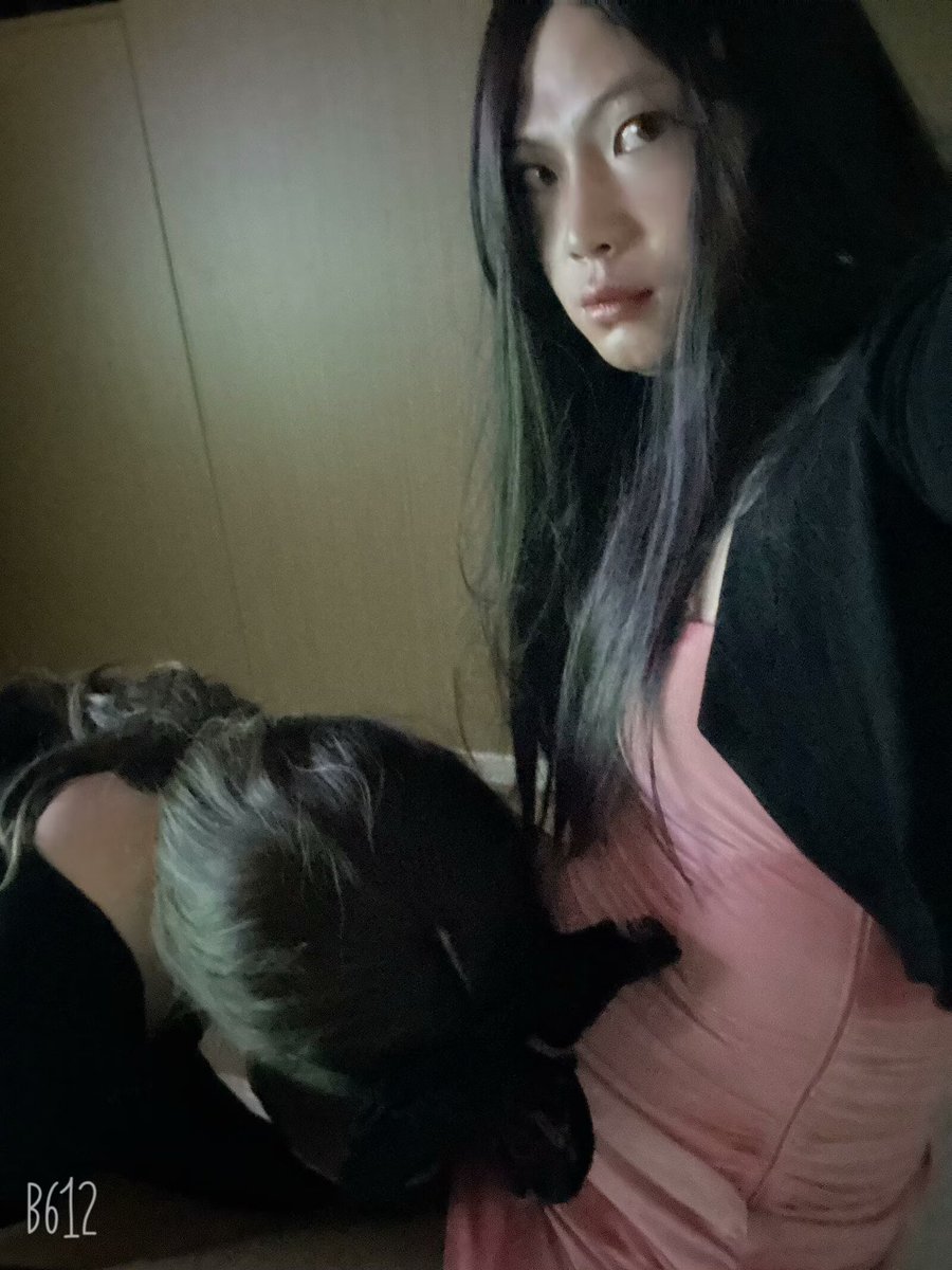 芹菜很纠结 tweet media