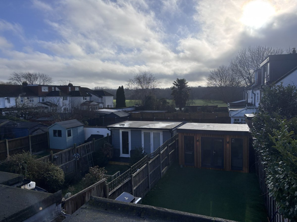 bdjoyce's tweet image. 2026, morning #35, Loughton. 1007, 04022026.