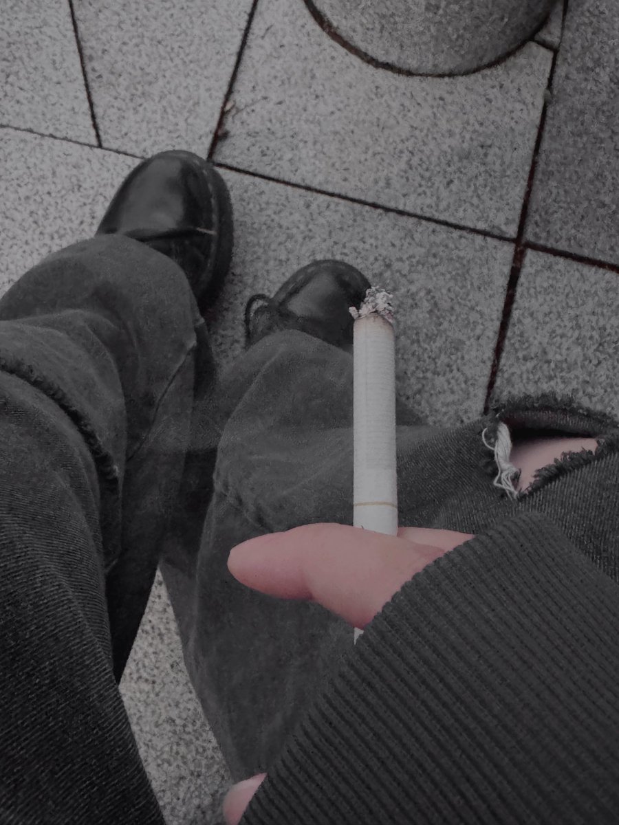 月見里 りつき tweet media