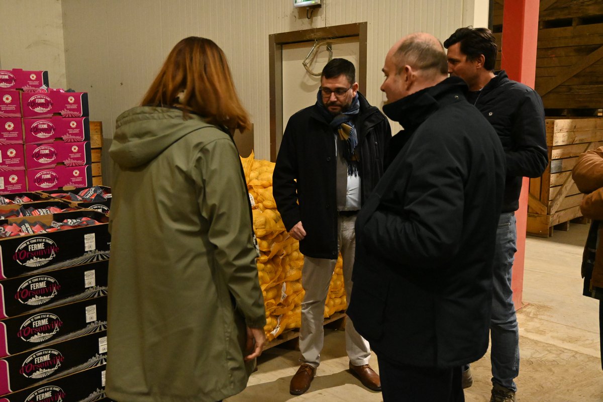 🟢Visite communale à Orsonville
Le @prefet78 et le sous-préfet de Rambouillet se sont rendus à Orsonville, village emblématique de la Beauce yvelinoise, où ils ont été accueillis par la maire <a href="/Anne_Cabrit/">Anne Cabrit</a>.

Visite riche en échanges qui a permis de mettre en lumière 👇

🌱Le