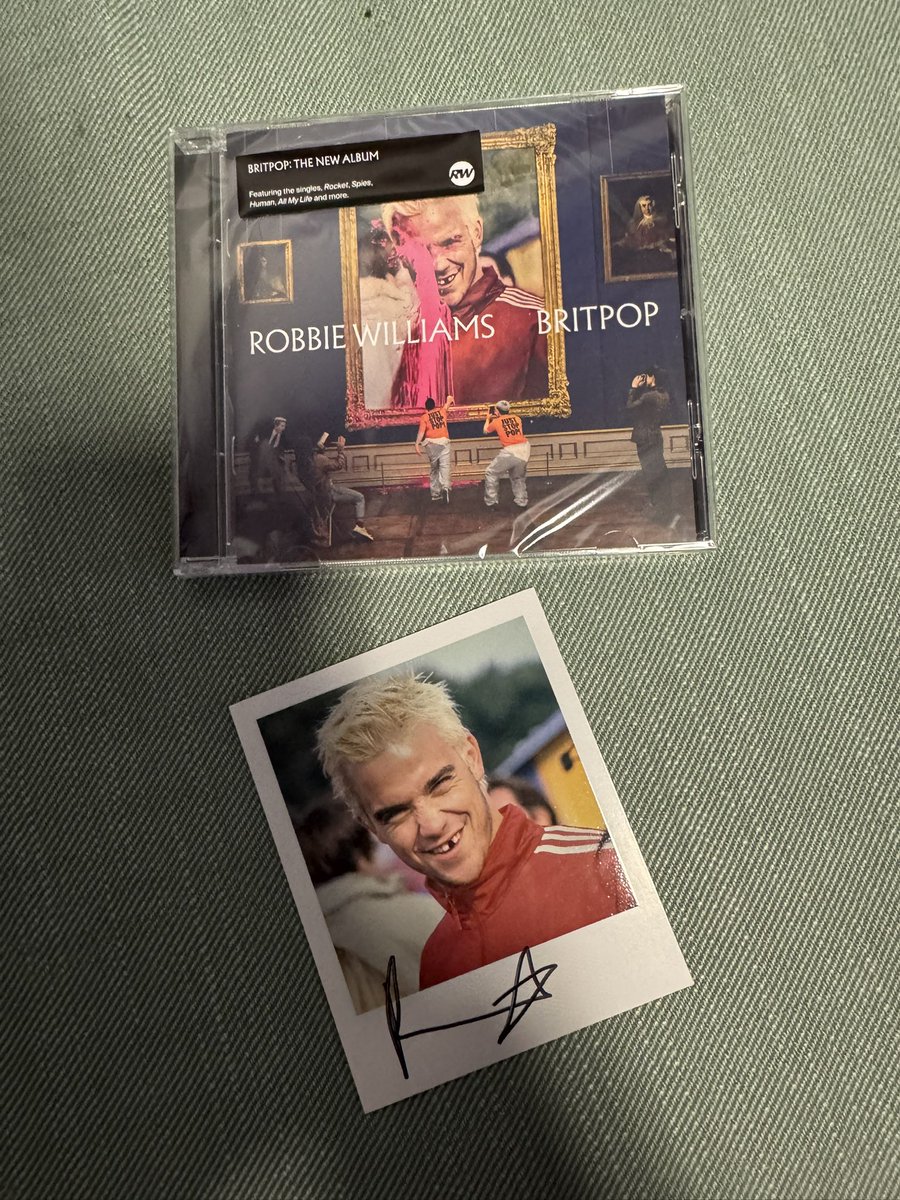 jniemi37's tweet photo. On muikeeta nyt @robbiewilliams ❤️❤️
#Jipii https://t.co/47K5HvsKec
