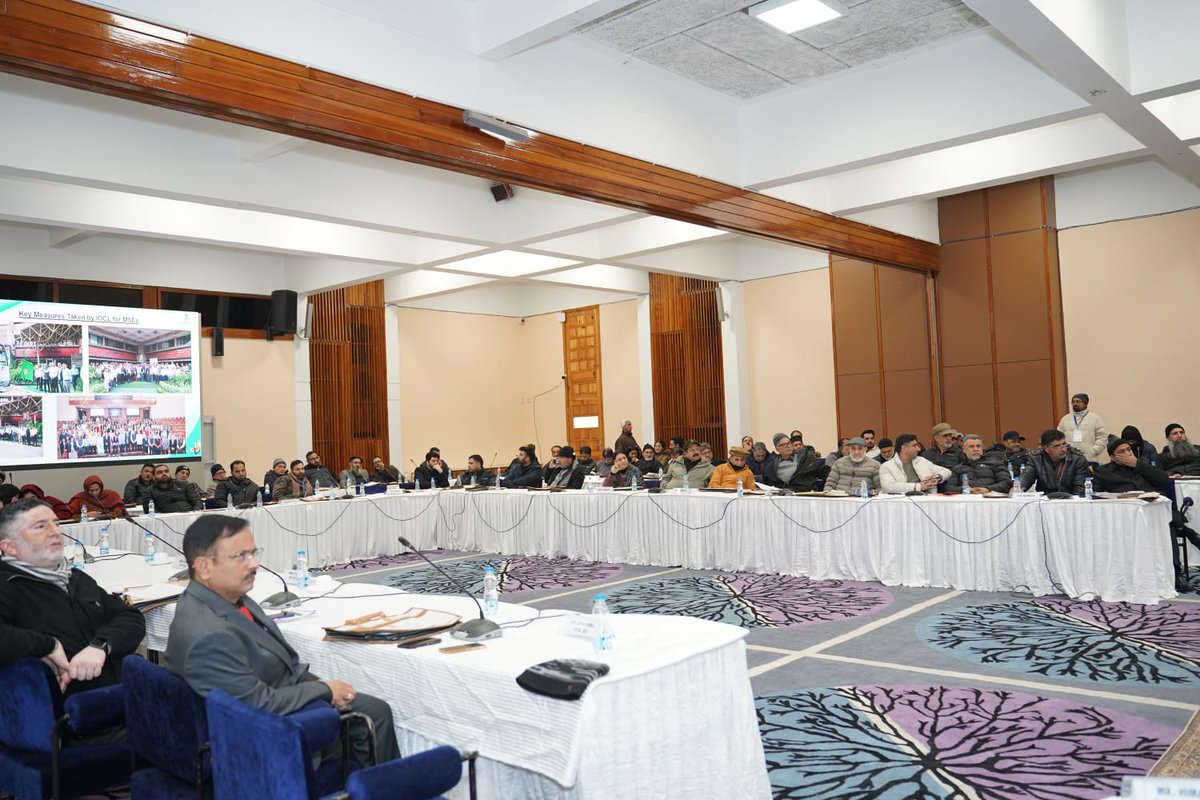 The Ministry of MSME, through MSME (DFO), Srinagar, successfully organised a two-day Vendor Development Programme (VDP) involving nine  (CPSEs).  The programme aimed at strengthening market linkages between CPSUs and local  (MSEs).1/6
