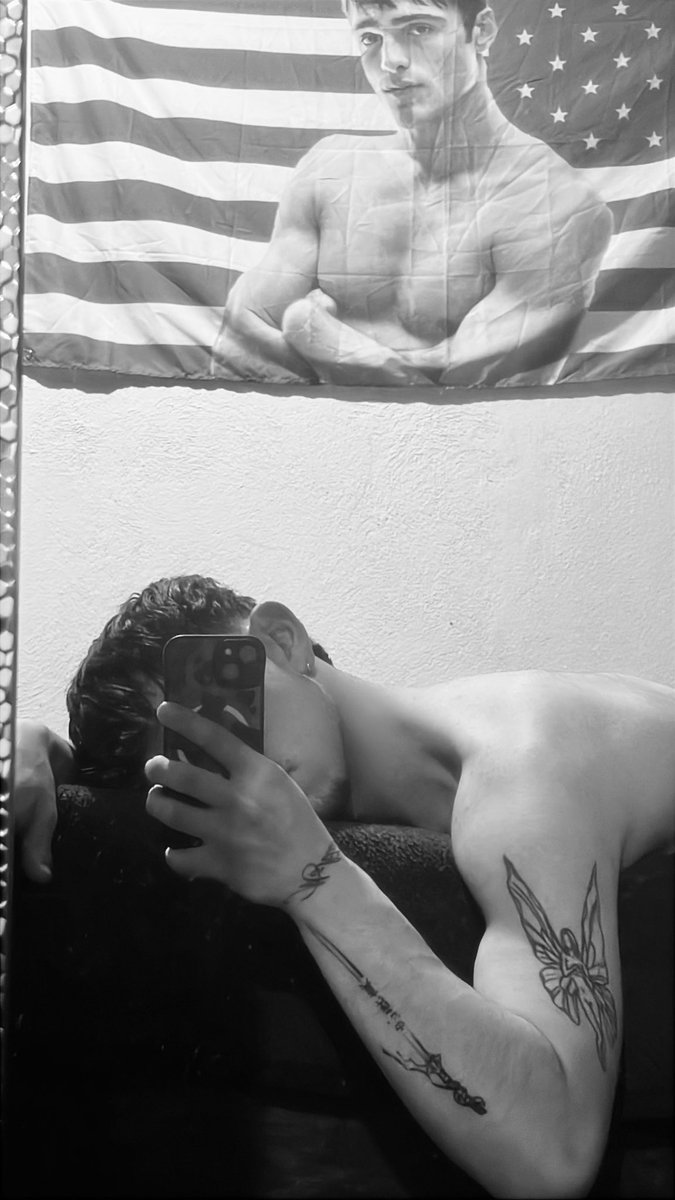 sppiscis's tweet photo. 🤍🖤 https://t.co/eL8deSDWtI
