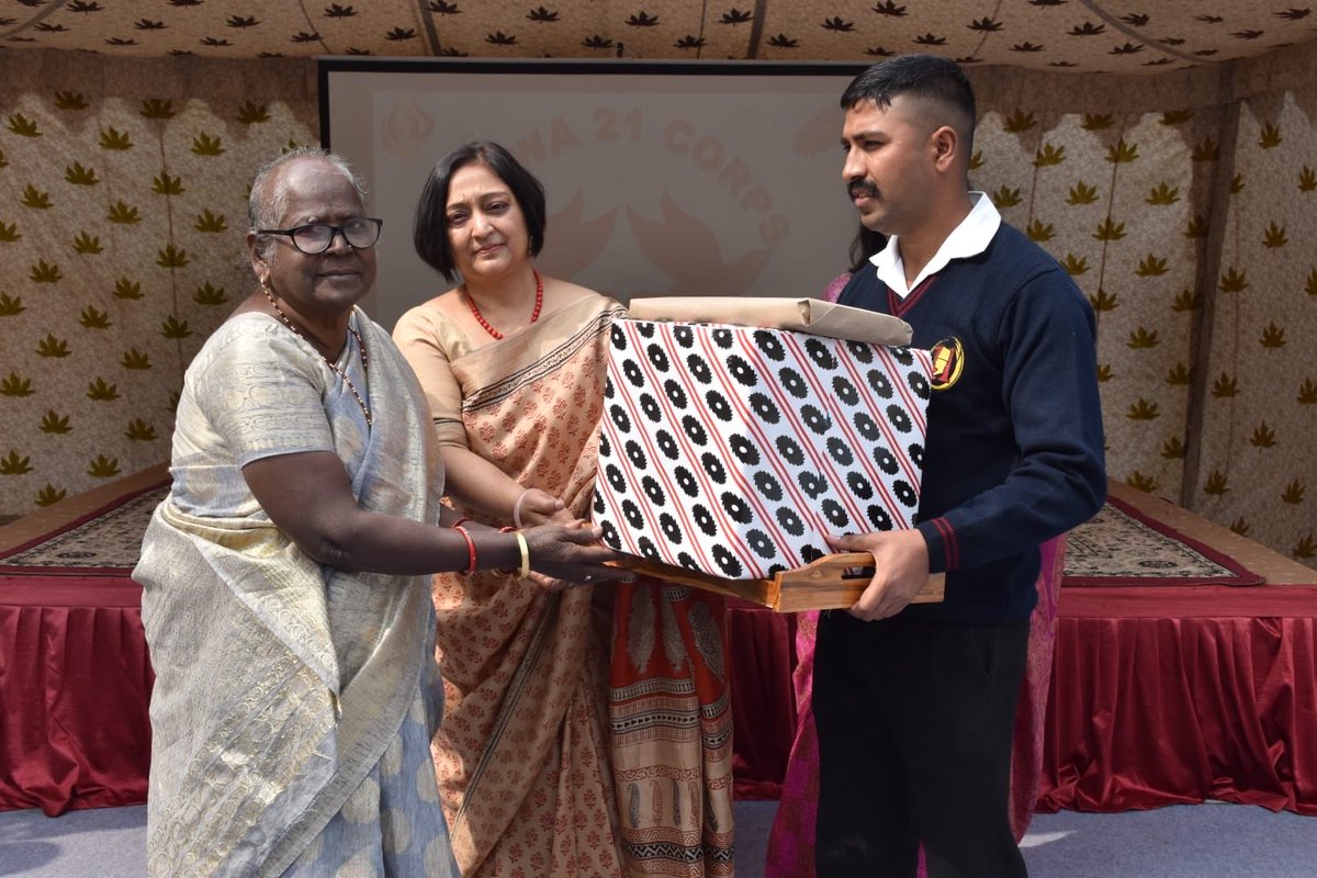 IaSouthern's tweet image. #WeCare

In a moment of immense pride and heartfelt gratitude, Mrs Manjali Chauhan, Zonal President, #SudarshanChakraAWWA, honoured and felicitated 23 #VeerNaris and Widows at #Bhopal Military Station recognising their extraordinary courage, sacrifice and unwavering strength.