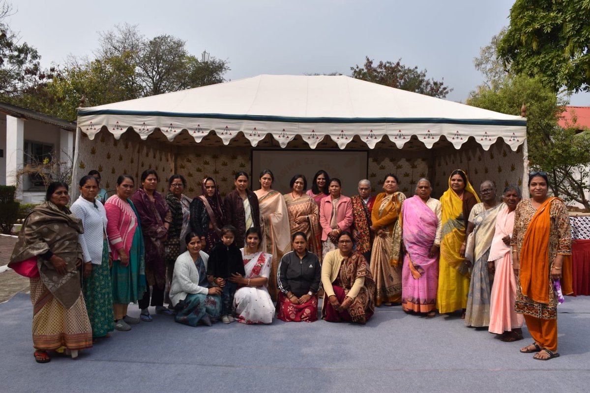 IaSouthern's tweet image. #WeCare

In a moment of immense pride and heartfelt gratitude, Mrs Manjali Chauhan, Zonal President, #SudarshanChakraAWWA, honoured and felicitated 23 #VeerNaris and Widows at #Bhopal Military Station recognising their extraordinary courage, sacrifice and unwavering strength.