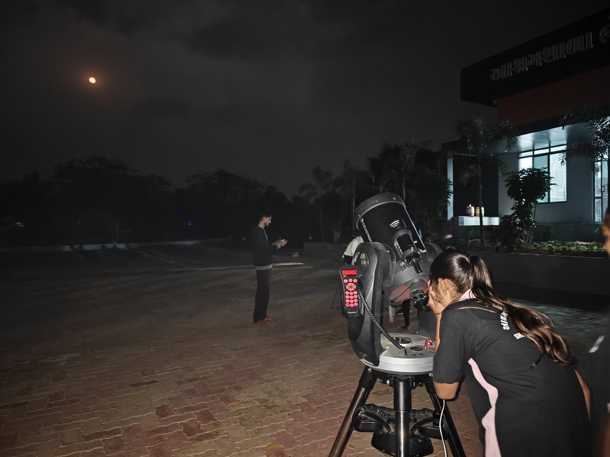 ncsmgoi's tweet photo. Glimpses from the #SkyObservationProgramme, organised by @DSCDharampur, a unit of @ncsmgoi, @MinOfCultureGoI, at Ashram Shala, Bensdhara, where students experienced the thrill of astronomy by observing the Moon, Jupiter and Saturn up close through telescopes. ๐โจ๐ญ https://t.co/MX795zrAPp
