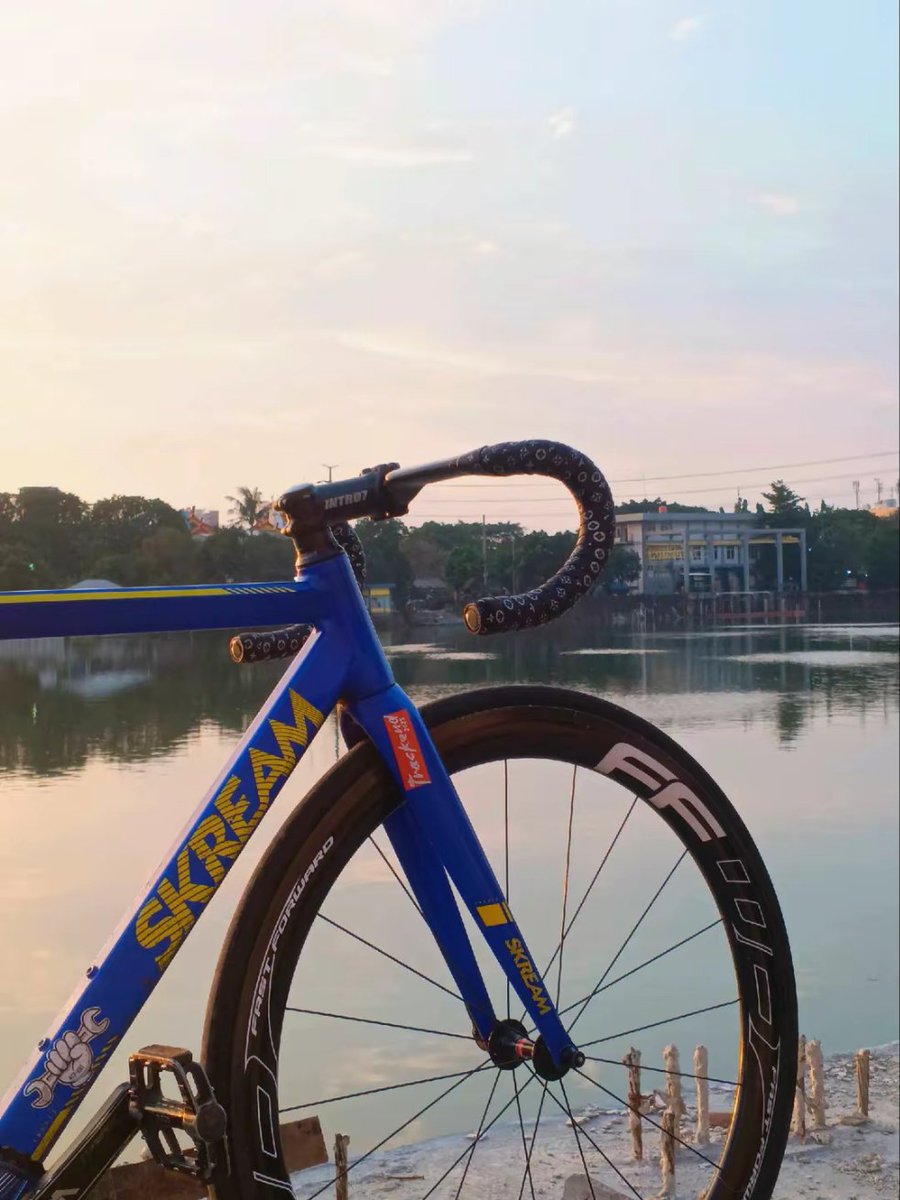 Rangga Cakep tweet media