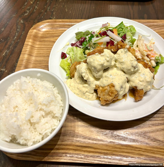 mynote_02's tweet image. ❤️ 기록 📝 추천 받은 후쿠오카 맛집❤️

📌 봄바키친 (치킨난반 맛집)
  :2 Chome-2-18 Yakuin, Chuo Ward, Fukuoka, 810-0022 일본

📌 시나리 (붓카게우동 맛집)
  :일본 〒810-0074 Fukuoka, Chuo Ward, Otemon, 3 Chome−3−24 小金丸ビル １Ｆ 北側

📌 아이돈노우 (카페 맛집)
 :일본 〒812-0011…