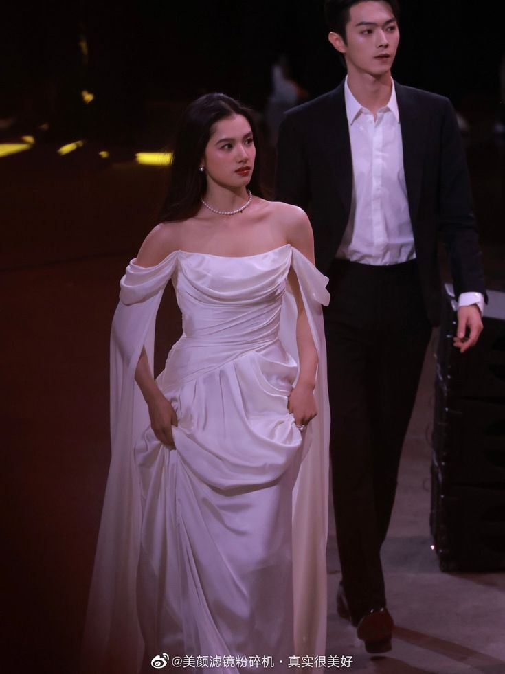 miaojings's tweet image. in celebration of weibo night today let me just bring back this iconic zhang jingyi look that had everyone gagged