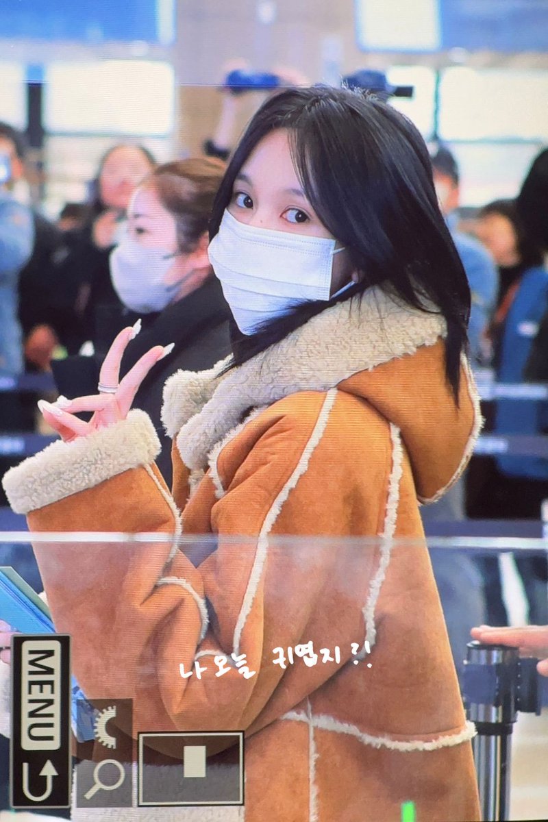 Looks like she did her nails 🥹 so pretty mimi 🫶🏽💗