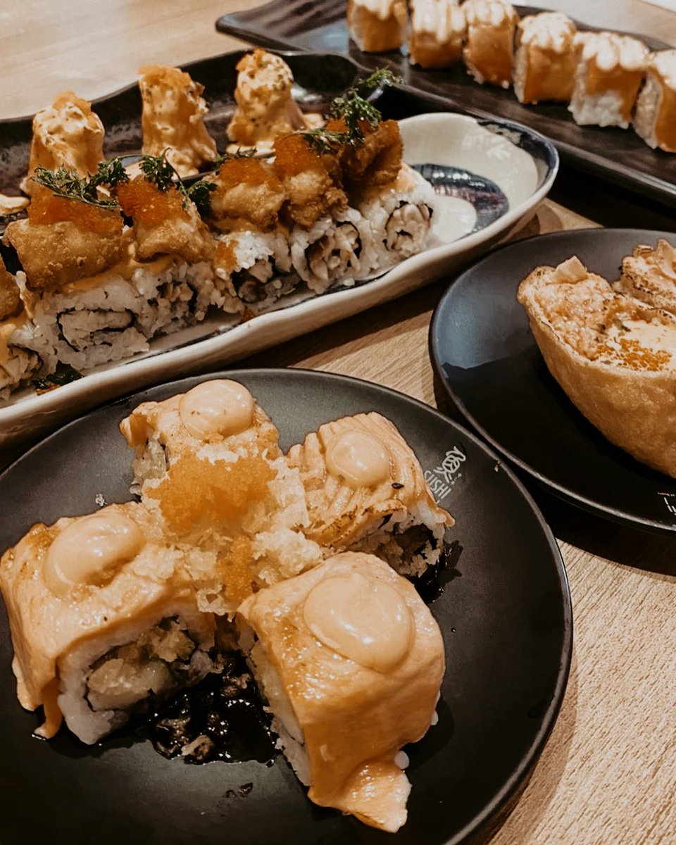 ᅠ
𖡡  𝗦𝘂𝘀𝗵𝗶 𝗧𝗲𝗶
   5 Feb 2026 | 13.20

Baru awal Februari tapi udah full jajan terus. Thanks Noyi and Ayung udah mau nemenin mam sushi siang ini (tapi jeleknya skip kelas ya ini). 🍣 <a href="/_adoratingfate/">𝑒𝑙𝑖𝑛𝑜𝑟 𝑛𝑎𝑦𝑎.</a> <a href="/LirihDerai/">LEMBAYUNG KASIH.</a> 
ᅠ