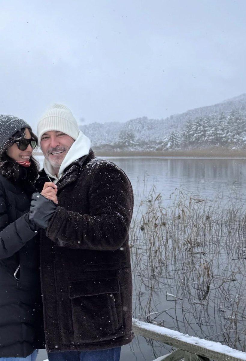 Mehmet Aslantuğ ile 27 yıllık evliliğini sonlandıran Arzum Onan, sevgilisi Orkan Özkan ile birlikte bir paylaşım yaptı.