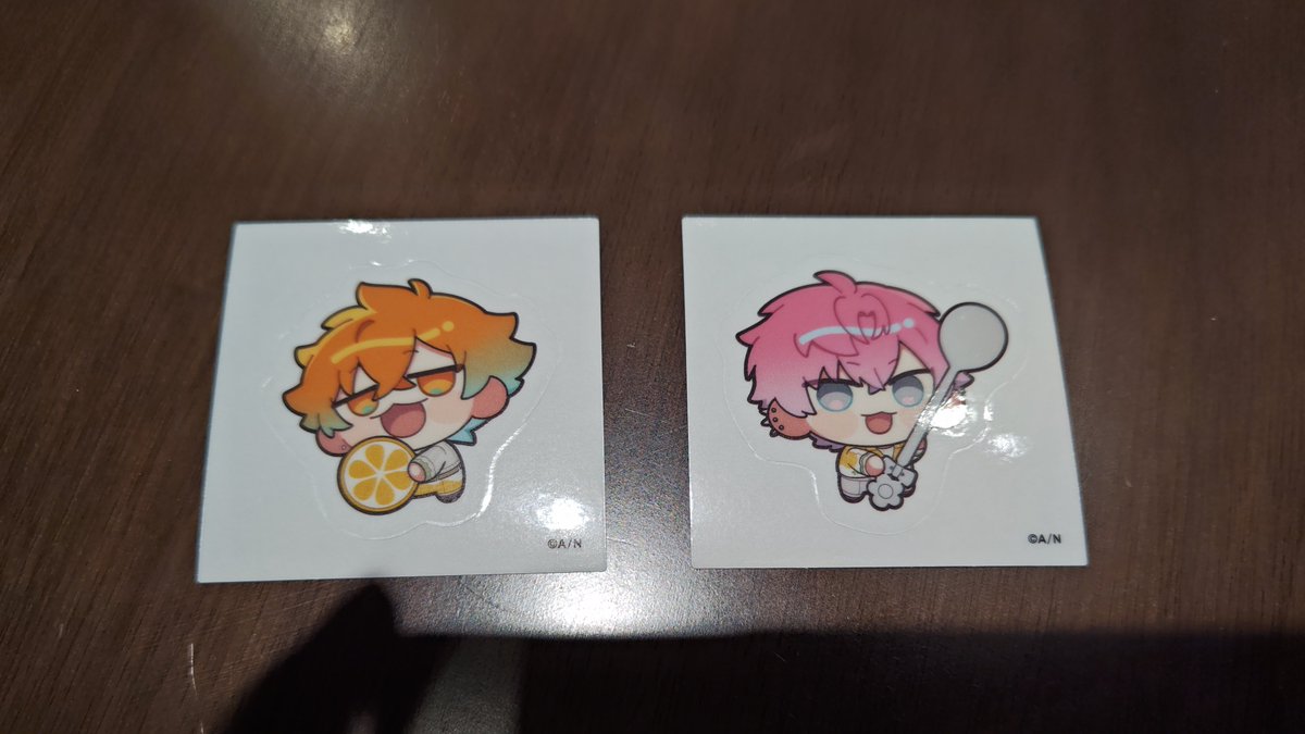 3ya_2626's tweet photo. 【交換】にじさんじ 8th with cake! ステッカー シール 8周年  little lemon

出先のためIDなしで失礼いたします。

譲：1枚目
求：2枚目 💕、⭐(友人分)

本日池袋手渡し、もしくは後日都内手渡し、郵送も可能です。
お気軽にお声がけください。 https://t.co/bpqRrOAIeR