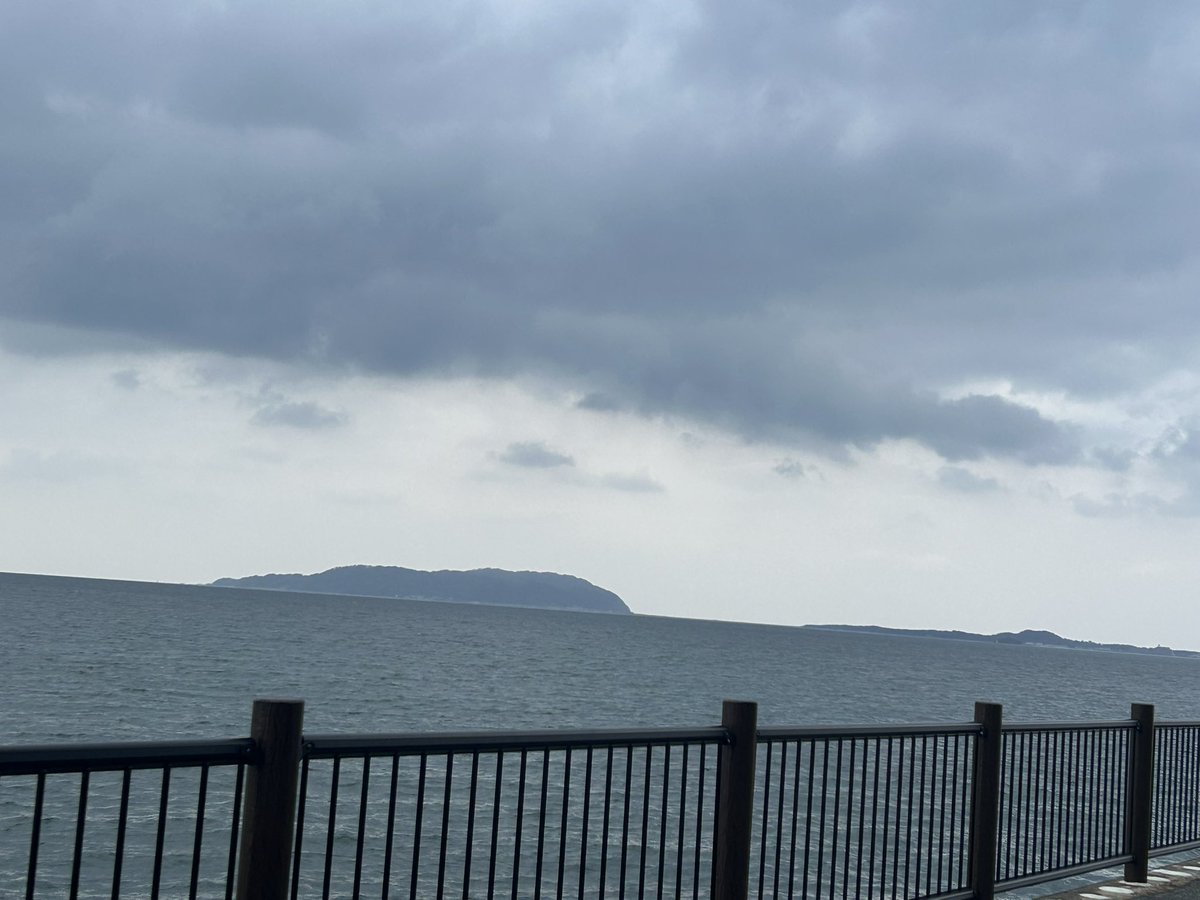 みんな学校お疲れ様！！今から飛行機で東京に帰ります！九州めっちゃ楽しかった！
おみあげもいっぱい買った！夜本垢であげるので見てください！
明日からまた大会に向けてフォトナ頑張りますᕦ(ò_óˇ)ᕤ