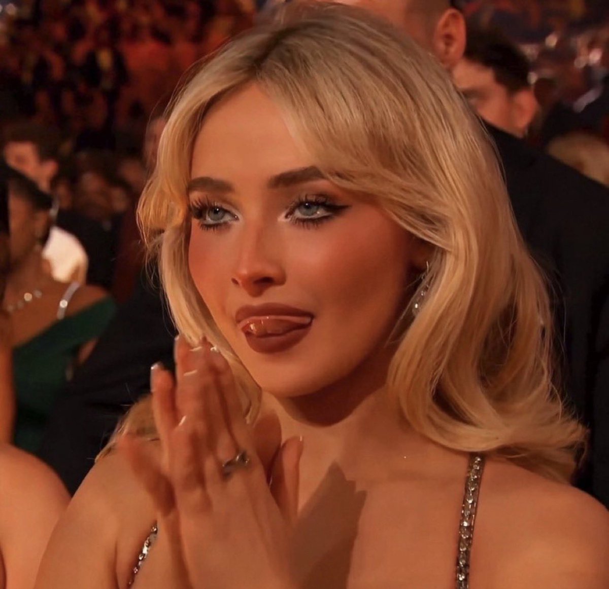 ℟ (@artforkive) on Twitter photo 