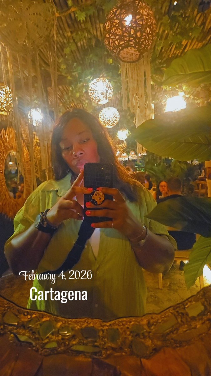 xoxo_necha's tweet image. Feb 4th • Birthday Vibes•  Colombia
🎈🎉♒️💕🇨🇴🌊🍹
#whatatimetobealive
#Aquarius #feb4th