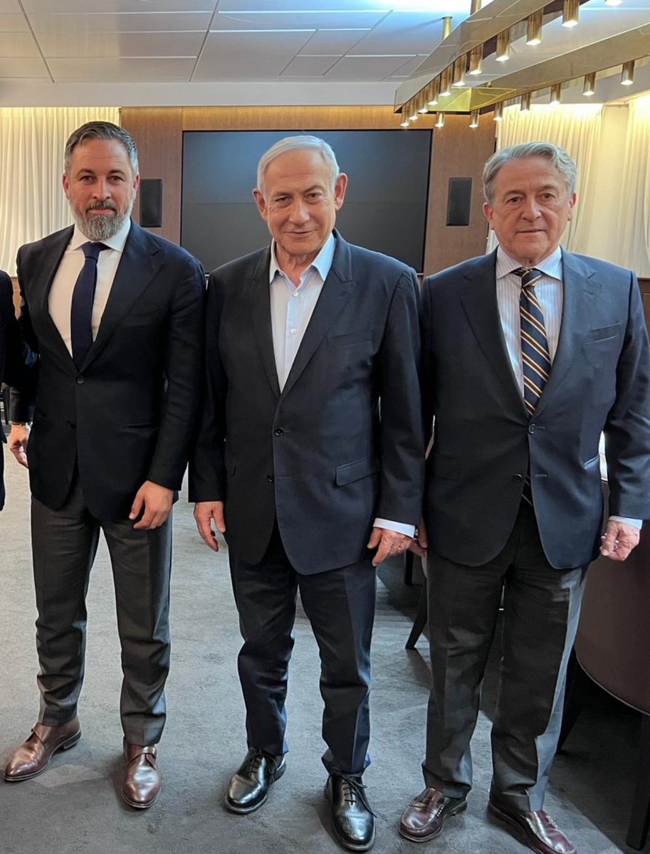 Si con esto no os dais cuenta del caballo de Troya que es VOX, no lo haréis con nada

“Epstein era progre”

No, Epstein era JUDÍO y trabajaba para el Mossad

Si no dicen la VERDAD es porque VOX es el partido más sionista de Europa,y por fotos como esta: