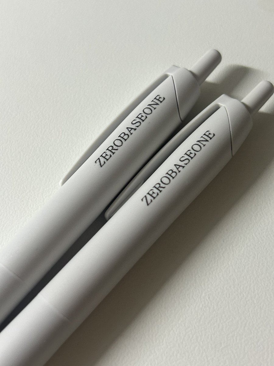 uong_wo's tweet image. 𝟐𝟎𝟐𝟔 𝐙𝐄𝐑𝐎𝐁𝐀𝐒𝐄𝐎𝐍𝐄 𝐖𝐎𝐑𝐋𝐃 𝐓𝐎𝐔𝐑
[𝐇𝐄𝐑𝐄&amp;amp;𝐍𝐎𝐖] 𝐄𝐍𝐂𝐎𝐑𝐄 𝐈𝐍 𝐒𝐄𝐎𝐔𝐋  

제베원 볼펜 나눔합니다!

-3/15 (막콘) 나눔
-수량 30개 
-착장&amp;amp;장소 당일 타래 공지

제트스트림 볼펜이라 사용감 진짜 좋아요🩵

-rt 인증 봅니당 
맞나눔은 디엠주세요☺️