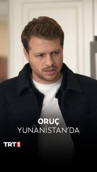 turkdegs's tweet photo. ‼️ TRABZONLUYA- RİZELİYE SÖVÜLÜYOR,

''Taşacak Bu Deniz Dizisi''nin senaryosunu Yunan İstihbaratı mı yazdı?

Şayet Yunan İstihbaratı yazmadıysa, kimler, ne için ve hangi maksatla yazdılar?

TRT olarak bu diziyi nasıl kabullenebiliyor ve de hangi maksatla gösterime sokuyorsunuz?

Dizinin 1. Bölümünün başlangıcında;
Ekrana kocaman harflerle  ‘’Yunanistan- Atina’’ yazısı...
Mezuniyet töreni ve sahnede ise  kocaman bir Acropolis yazısı...
Ardından, kilise, papaz, kalabalık bir Yunan topluluğu sahneleniyor... Papazın ''Trabzon bizimdir'' imasıyla vaazı ve sonrasında Sümelâ Manastırı...

''Taşacak Bu Deniz Dizisi'' normal ve masum bir dizi olmanın çok ötesinde maksatlı ve de dış bağlantılı bir operasyon olmalı!

Trabzon'da kullanılmayan ''KOÇARİ'' kelimesiyle Rize'yi de işin içine katarak, dizide geçen iğrençliklerin daha geniş bir sahaya sıçratılmasına özen gösterilmiş.

TAŞACAK BU DENİZ
EVET, DENİZDEN, PONTUS VE TRABZONLUYU AŞAĞILAMA, TRABZONLULARA HAKARET TAŞTI.

Dizideki rezâletler;
Köye gelen Yunanlı Doktora tecâvüz sahnesi...
Trabzon insanı, ırz ve namus düşmanı olarak gösteriliyor...
Âile içi şiddet, müstehcen söz ve davranışlar, işkence, sadistlik...
Bebeğini satacak kadar aşağılama, iftira, geri zekâlı- manyak davranışlı, aptal görünümlü, birbirlerine saygısız bir Trabzonlu tiplemesi...

Çok aşağılayıcı ve küçültücü bir şekilde işlenen; 
Kan davası, hasımlık, akıl, izan ve ahlâk dışı davranış bozuklukları...
Rastgele ve aptalca sağa sola kurşun sıkmalar, çok iğrenç bir şive...

Bu dizide, hayâli Pontus propagandasının yanında, bir diğer gaye ise; Trabzonluları gözden düşürmek, her yönüyle alaya alıp küçültmek, aşağılamak, ahlâki yönden çürümüş, âile yapılarını ise çökmüş olarak göstermek ve dahası Trabzonluları çok yönlü LİNÇ ETMEK. 

Üstelik de milletin parasıyla çekilip, devletin kendi televizyon kanalından yayına sokulmuştur.

Birçok bilgi birikimli, kültür sahibi akademisyen ve milli ruha sahip insanımız bu rezâletin farkında oldukları halde nedense suskunlar.

Diğer taraftan;
Şehrin her yanı dizinin reklam afişleriyle doldurulmuş.... dizinin oyuncuları, okul çevrelerinde İlkokul çocuklarıyla buluşturuluyor.... salonlarda galalar tertip edilerek halkla sıcak temas sağlanıyor... Bütün bu yapılan hinliklerden bir şeyleri sezmemek, görmemek, iğrenç kokuyu alamamak ne mümkün.

DENİZ TAŞTI!
Taşan denizden karaya vuran, Pontusçuluk ve Trabzonluyu aşağılamak oldu.

DİKKAT EDİN!
Bu zamana kadar, Sümelâ Manastırı, kilise kalıntıları, yer isimleri, horon, kemençe üzerinden yürütülen Pontusçuluk, bundan sonra ''Taşacak Bu Deniz'' gibi dizilerle yürütülecektir.

Bundan 5 yıl kadar önceki ''Sen anlat Karadeniz'' dizisi de bunun benzeri bir diziydi.  

(ORHAN KILIÇOĞLU)
@trt1 @TRTKurumsal @tcbestepe @TCKulturTurizm @TrabzonBelTr @anlikhaberin @trabzonhabermer @61trabzonhaber @TakaGazetesi @Trabzon @Trabzonspor @Gazete_Yenicag @yeniakit @yenisafak @cumhuriyetgzt @gazetesozcu @akittv @tvnet @MHP_Bilgi @zaferpartisi @iyiparti @Akparti @anahtarparti @rprefahpartisi @milligazetecom @SaadetPartisi