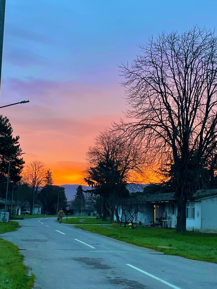 bshmsre's tweet photo. İki manzara bir arada 🌅❤️ https://t.co/iy3HbZx3LP